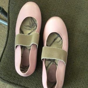 Light pink ballet flats